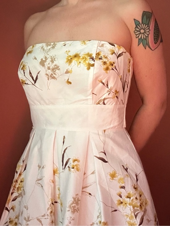 A.P.N.Y. Dresses & Skirts - Vintage A.P.N.Y. strapless floral a-line dress